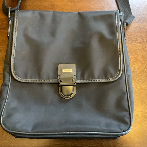Midsized messenger bag - Picture 2 of 4